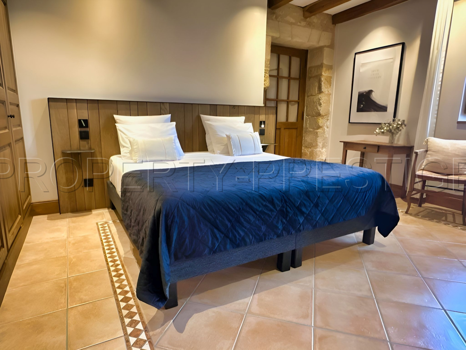 
                                                Vente
                                                 PERIGORD NOIR MANOIR GÎTES CHAMBRES D'HÔTES 27 HA