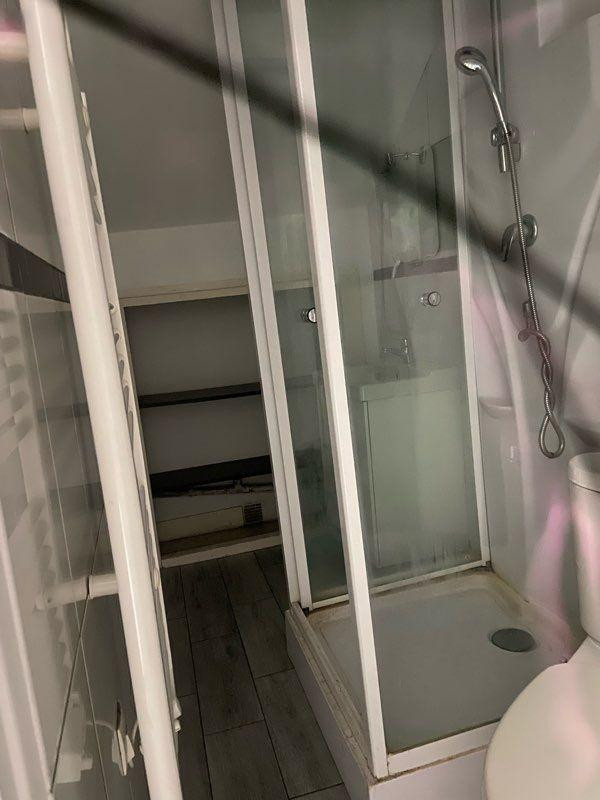 
                                                Location
                                                 Petit 2 pièces mansardé Choisy le roi