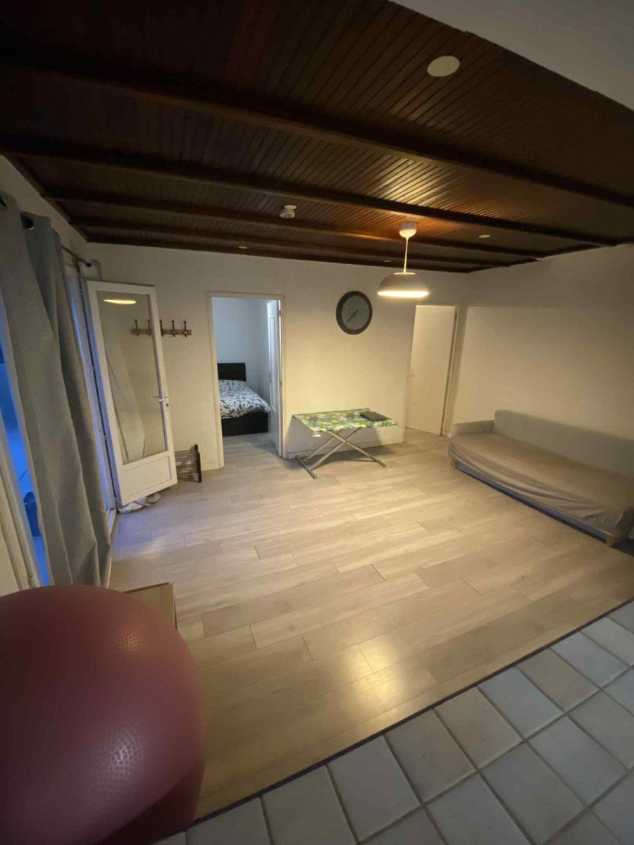 
                                                Location
                                                 Petit appartement tranquille courte durée