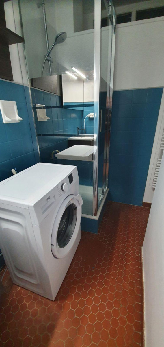 
                                                Location
                                                 Petit appartement très agréable.