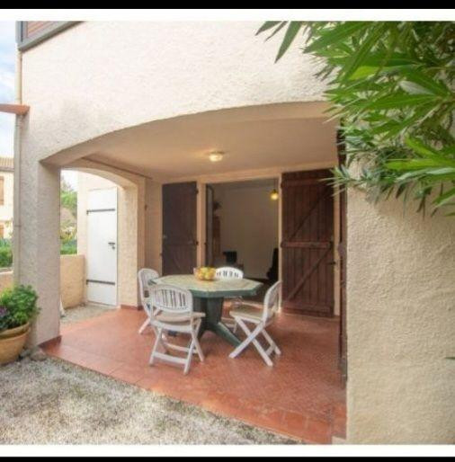 
                                                Location
                                                 Petit appartement très agréable.