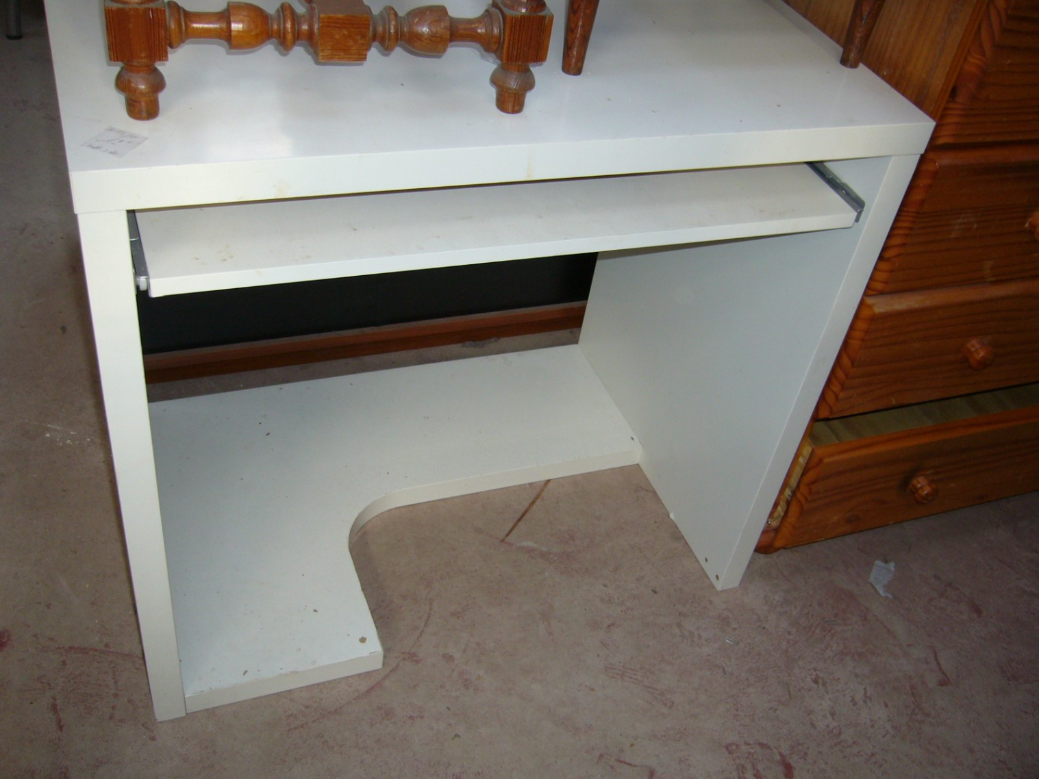 
                                                Meuble
                                                 Petit bureau blanc, promotion