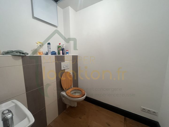 
                                                Location
                                                 PETIT BUREAU DANS UNE RESIDENCE EXCEPTIONNELLE HAUT DE GAMME PROCHE DU CENTRE DE SAINT-QUENTIN