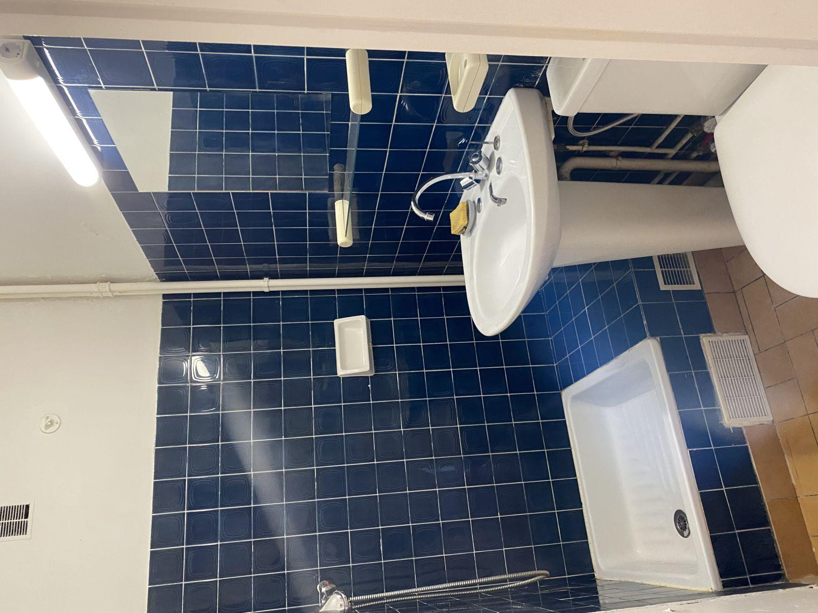 
                                                Location
                                                 Petit studio confortable, dans bon environnement