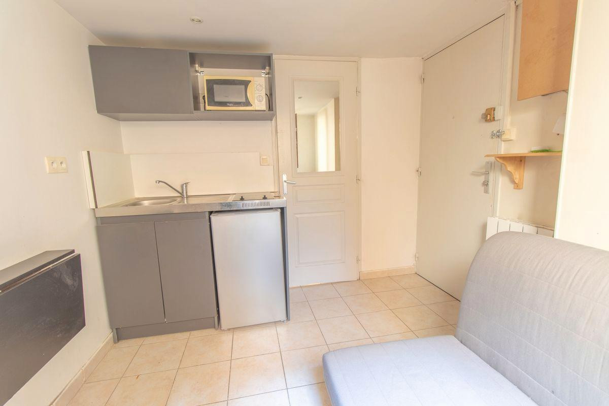 
                                                Location
                                                 Petit studio meublée Rue Montgolfier à Lyon 6ème
