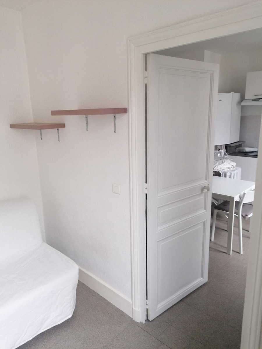 
                                                Location
                                                 Petit T1 Quartier jardin Lecoq/ Facs