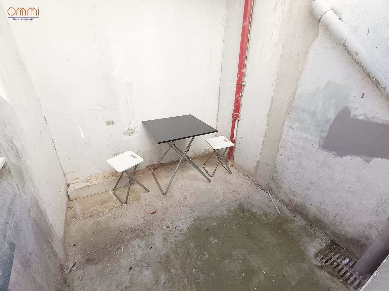 
                                                Location
                                                 Petit T2, quartier Henriville, loyer tout compris