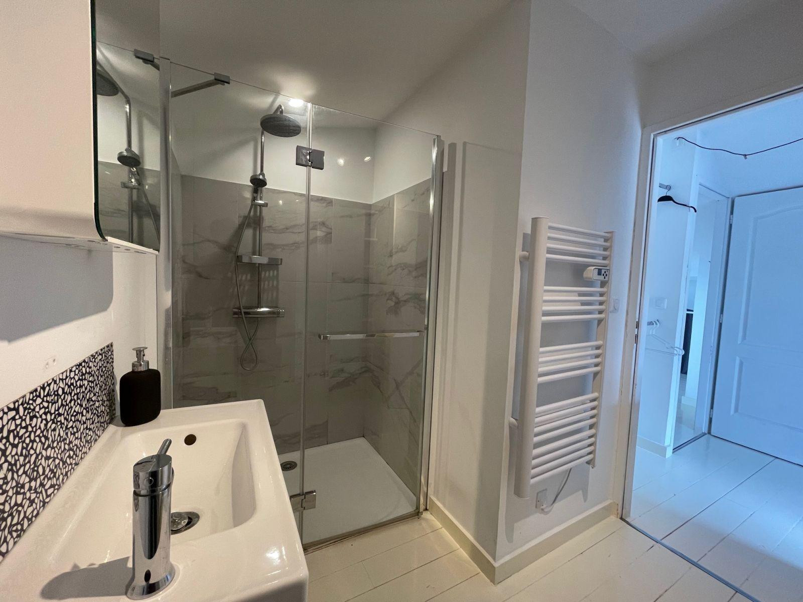 
                                                Location
                                                 Petite location tranquille