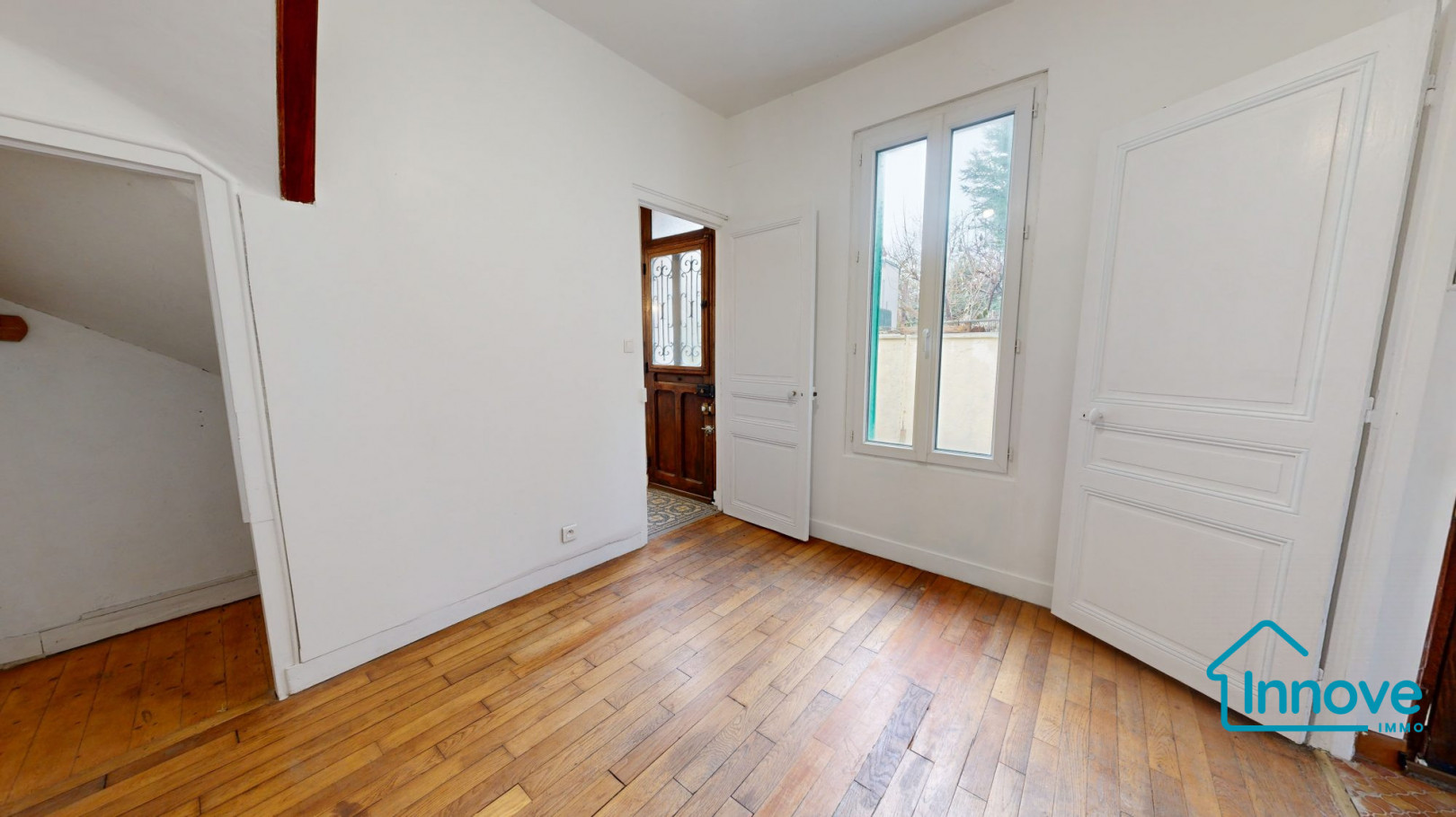 
                                                Location
                                                 Petite maison avec jardinet