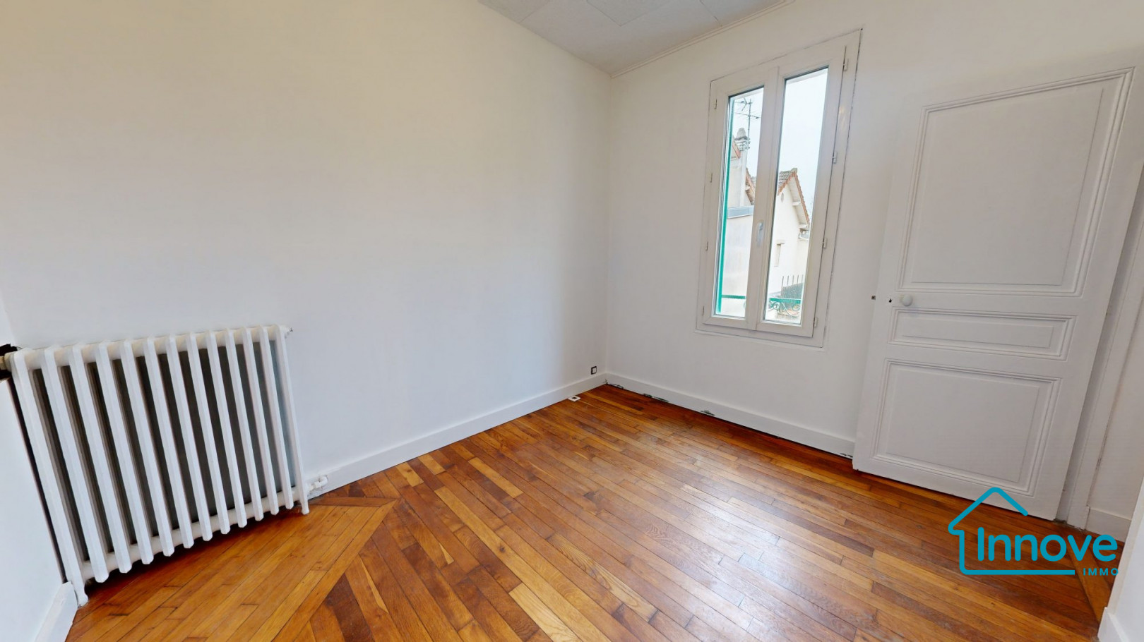 
                                                Location
                                                 Petite maison avec jardinet