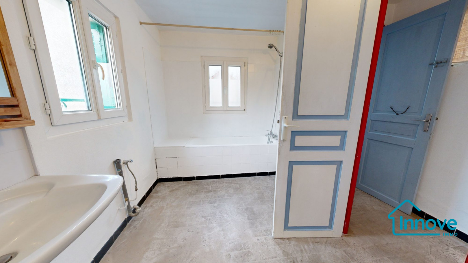 
                                                Location
                                                 Petite maison avec jardinet