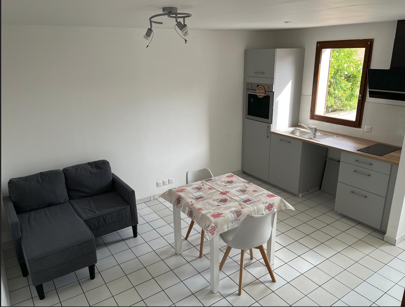 
                                                Location
                                                 Petite maison duplex de 32 m2 extérieur de 20 m2