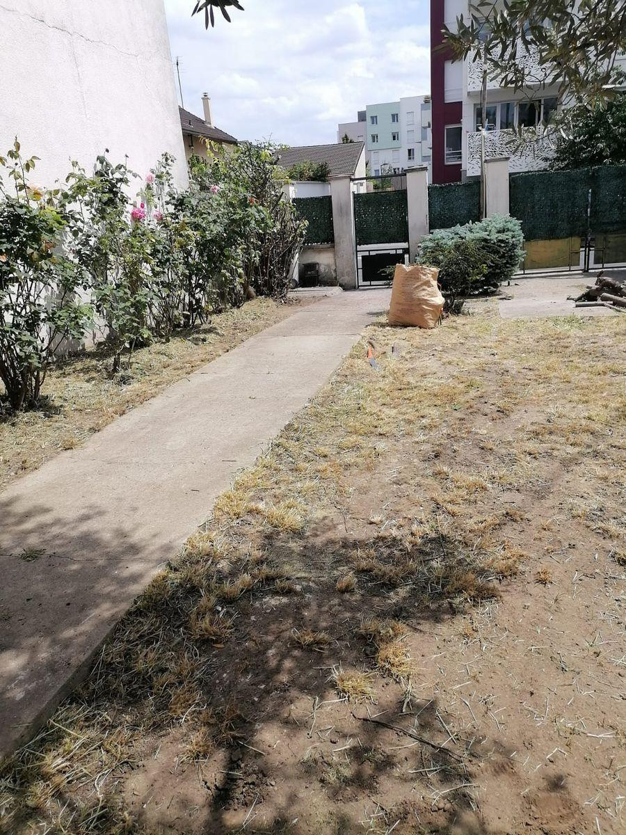 
                                                Location
                                                 Petite maison indépendante