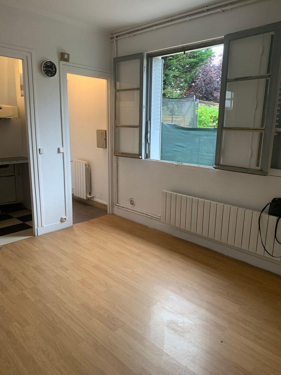 
                                                Location
                                                 Petite maison indépendante