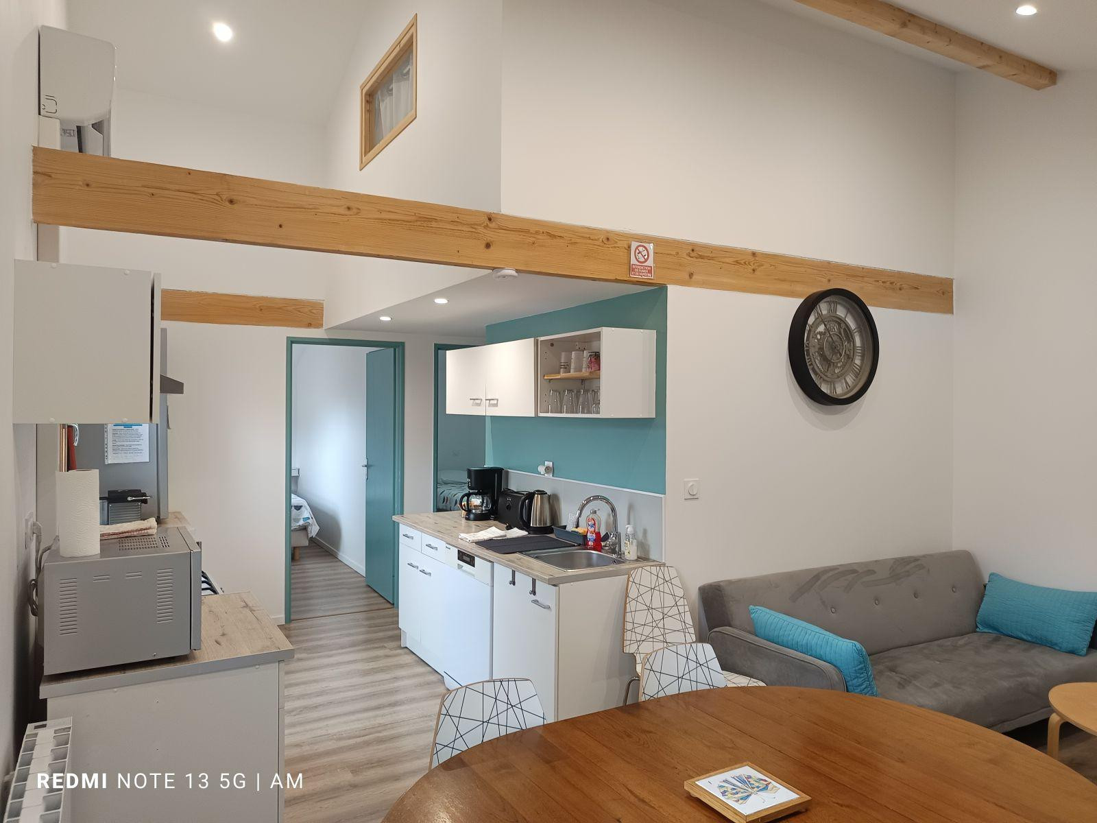 
                                                Location
                                                 Petite maison indépendante au calme.