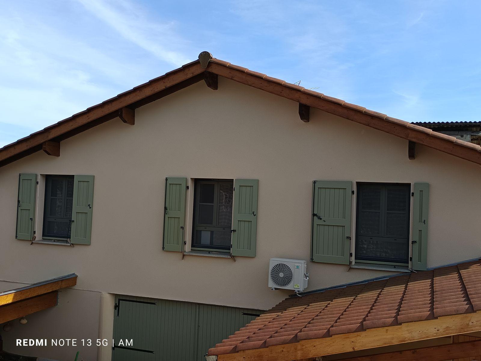 
                                                Location
                                                 Petite maison indépendante au calme.