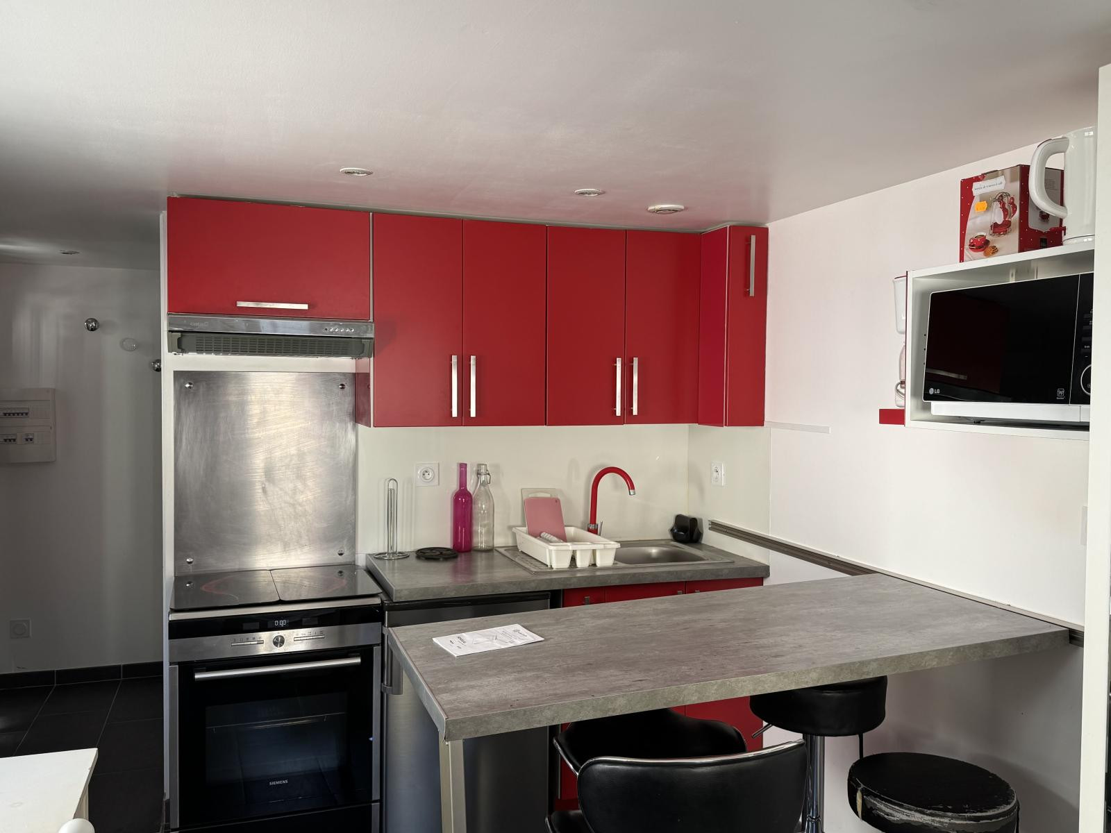 
                                                Location
                                                 Petite maison individuelle plein pied, terrasse