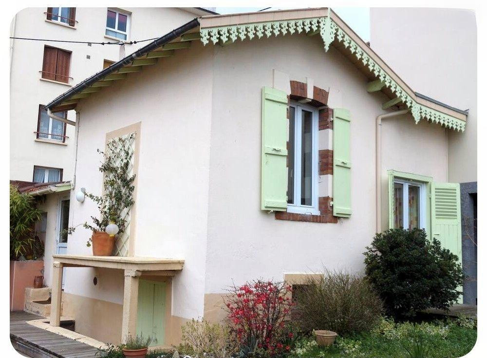 
                                                Location
                                                 Petite maison meublée à louer à etudiant(e)