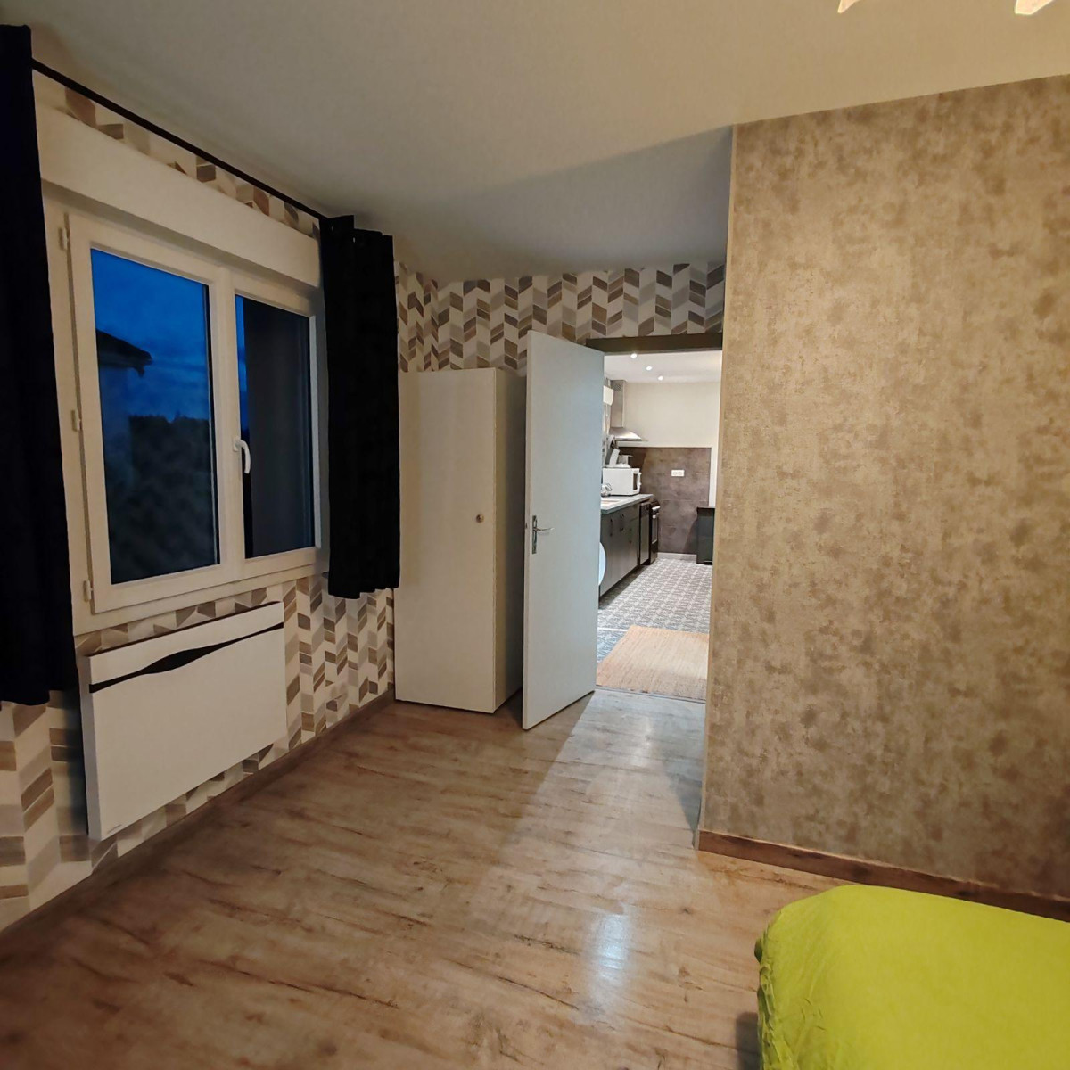 
                                                Location
                                                 Petite maison meublée ,à louer, refait à neuf