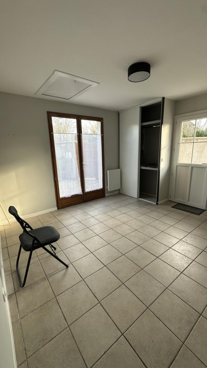
                                                Location
                                                 Petite maison sans vis à vis
