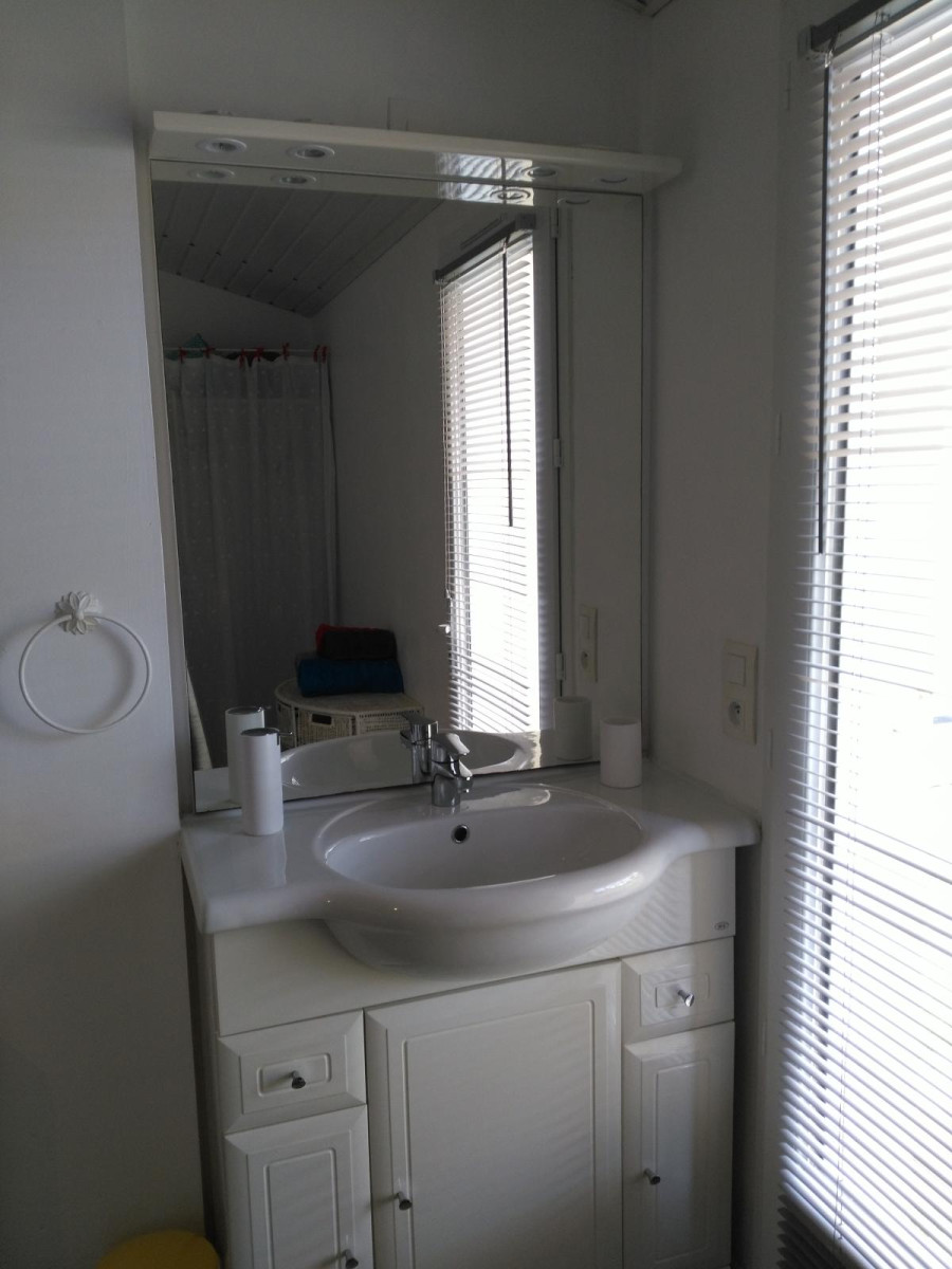 
                                                Location
                                                 Petite maison tranquille