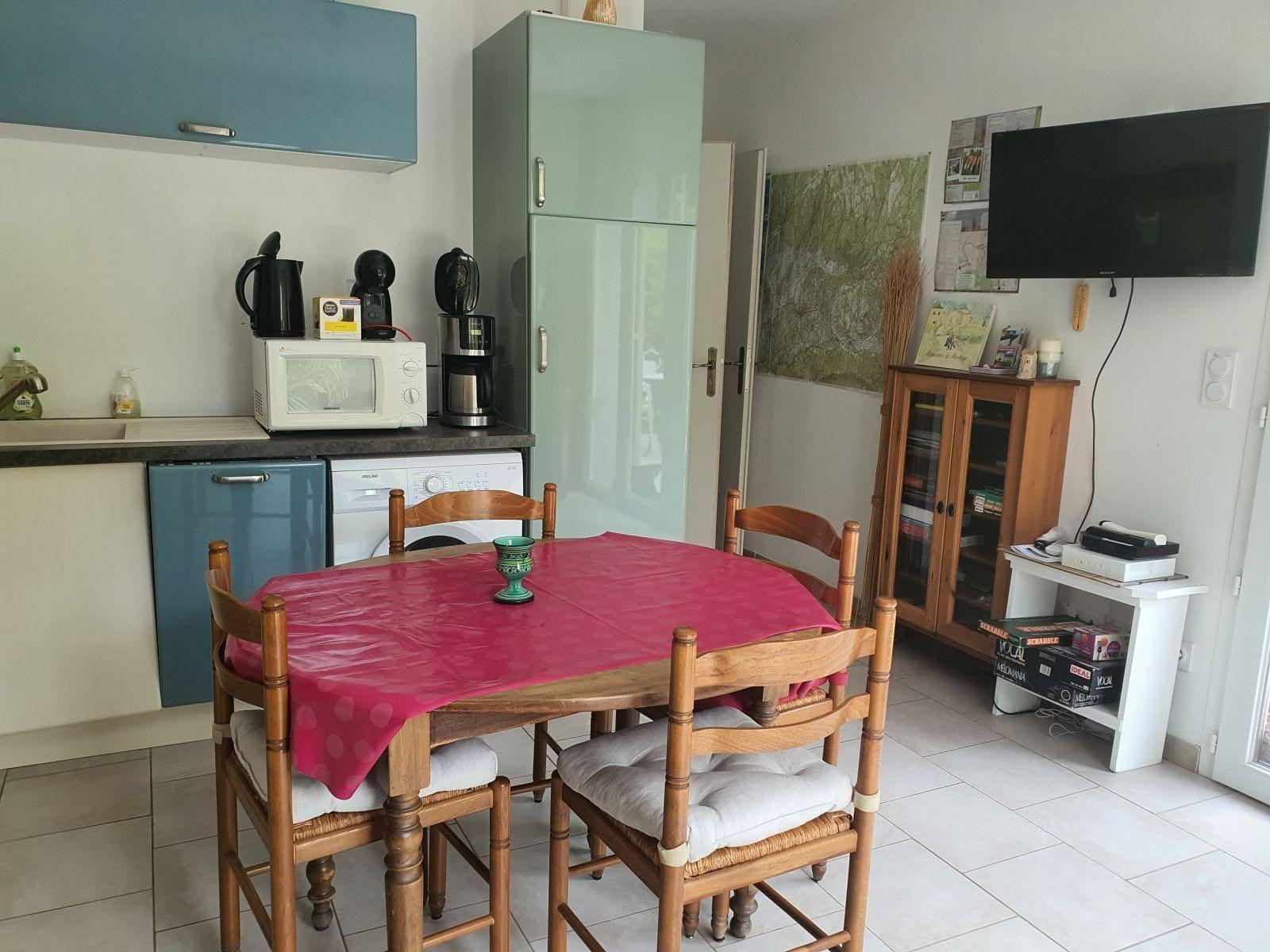 
                                                Location
                                                 Petite maison tranquille