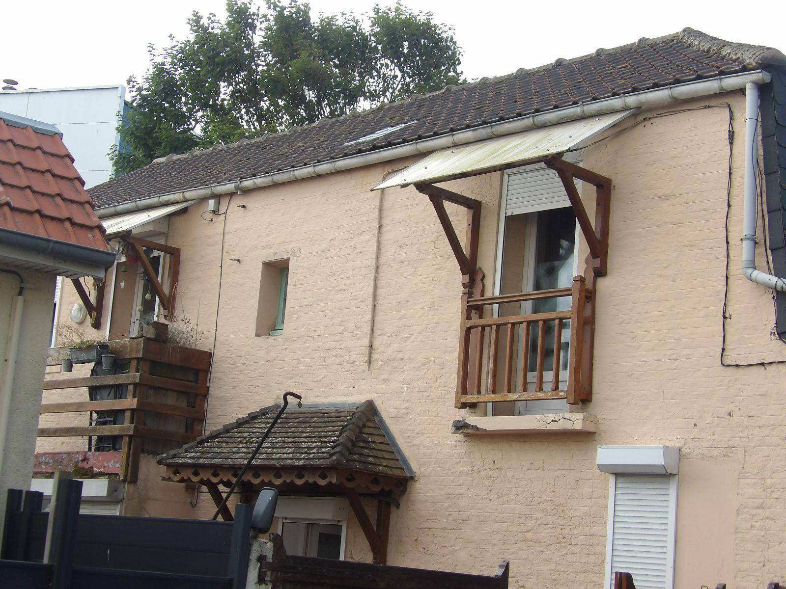 
                                                Location
                                                 Petite maison tranquille...