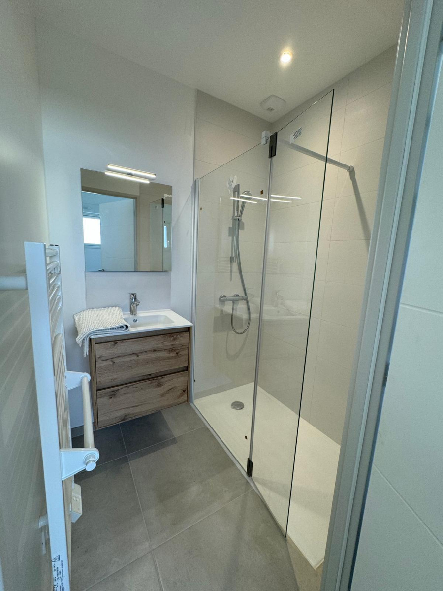 
                                                Location
                                                 Petite Maison tranquille
