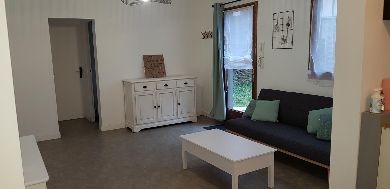 
                                                Location
                                                 Petite maison tranquille