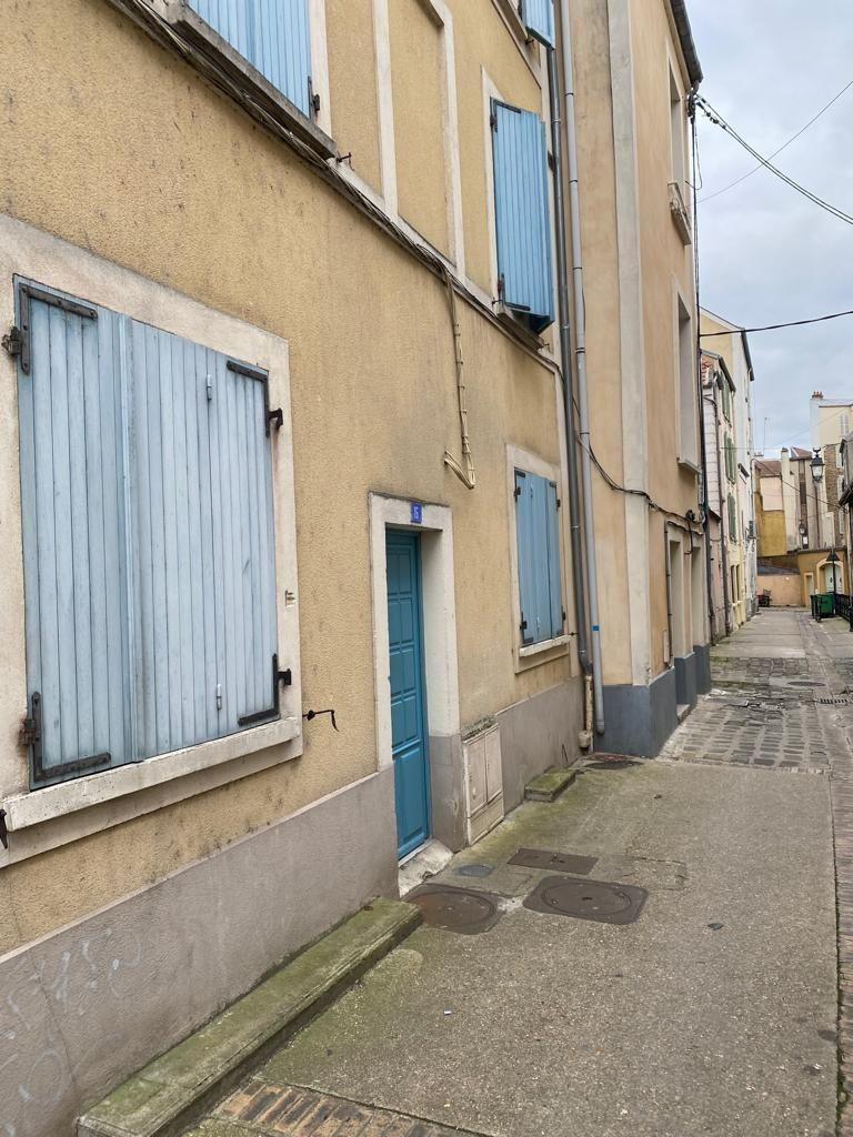 
                                                Location
                                                 Petite maison tranquille