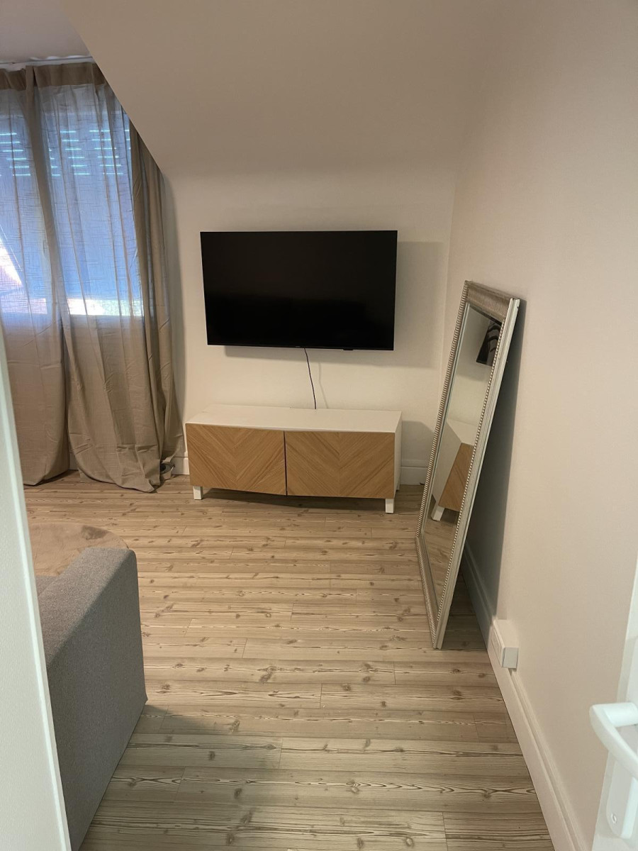 
                                                Location
                                                 Petite maison tranquille