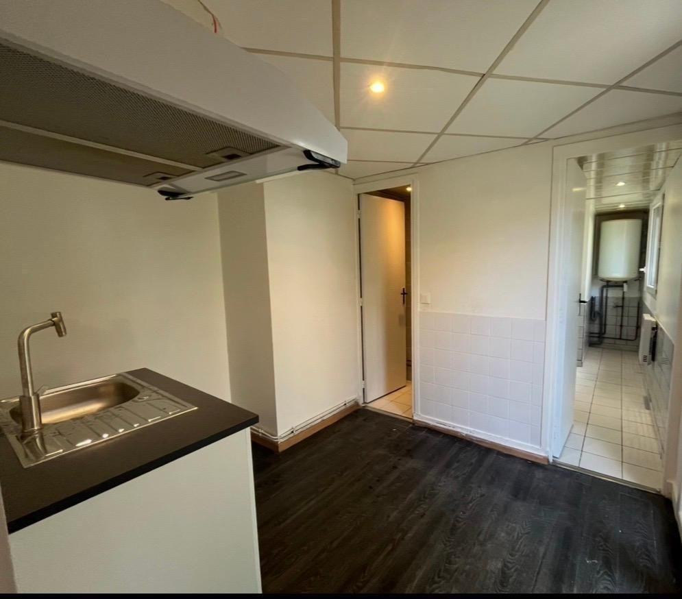 
                                                Colocation
                                                 Petite maison tranquille