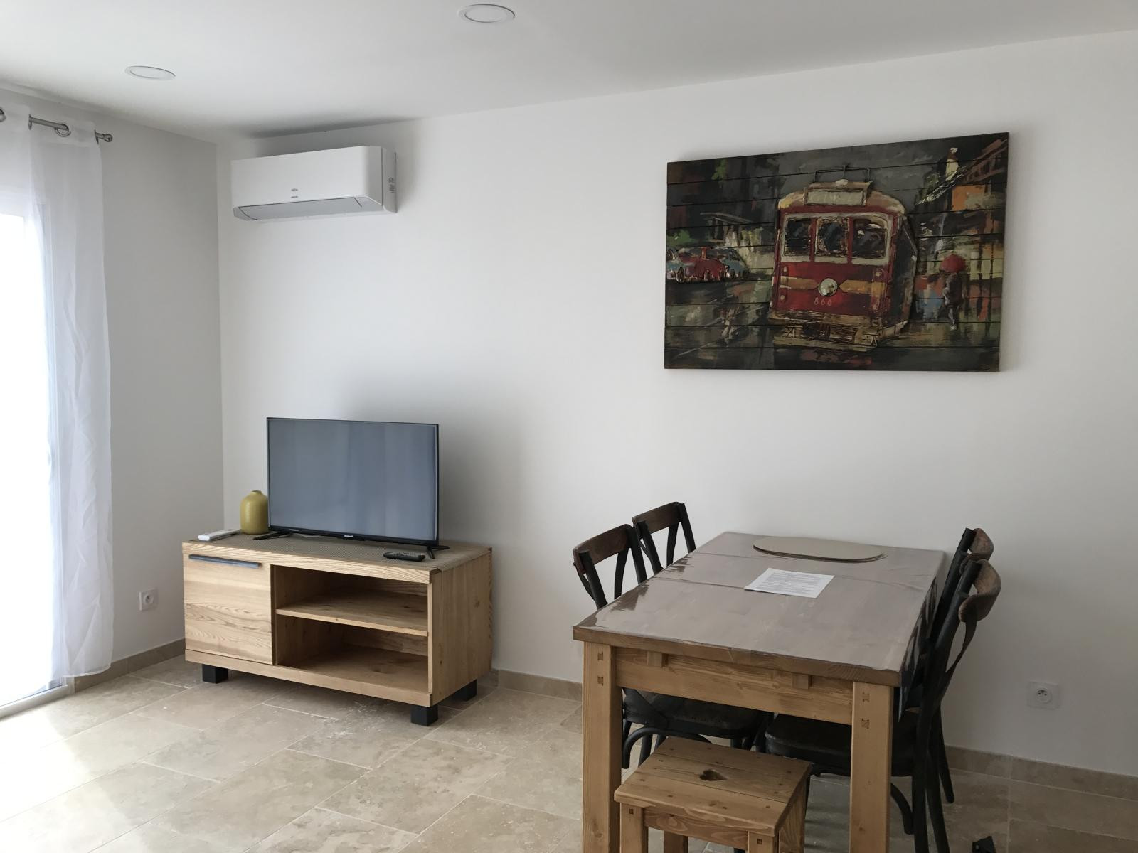 
                                                Location
                                                 Petite maison tranquille