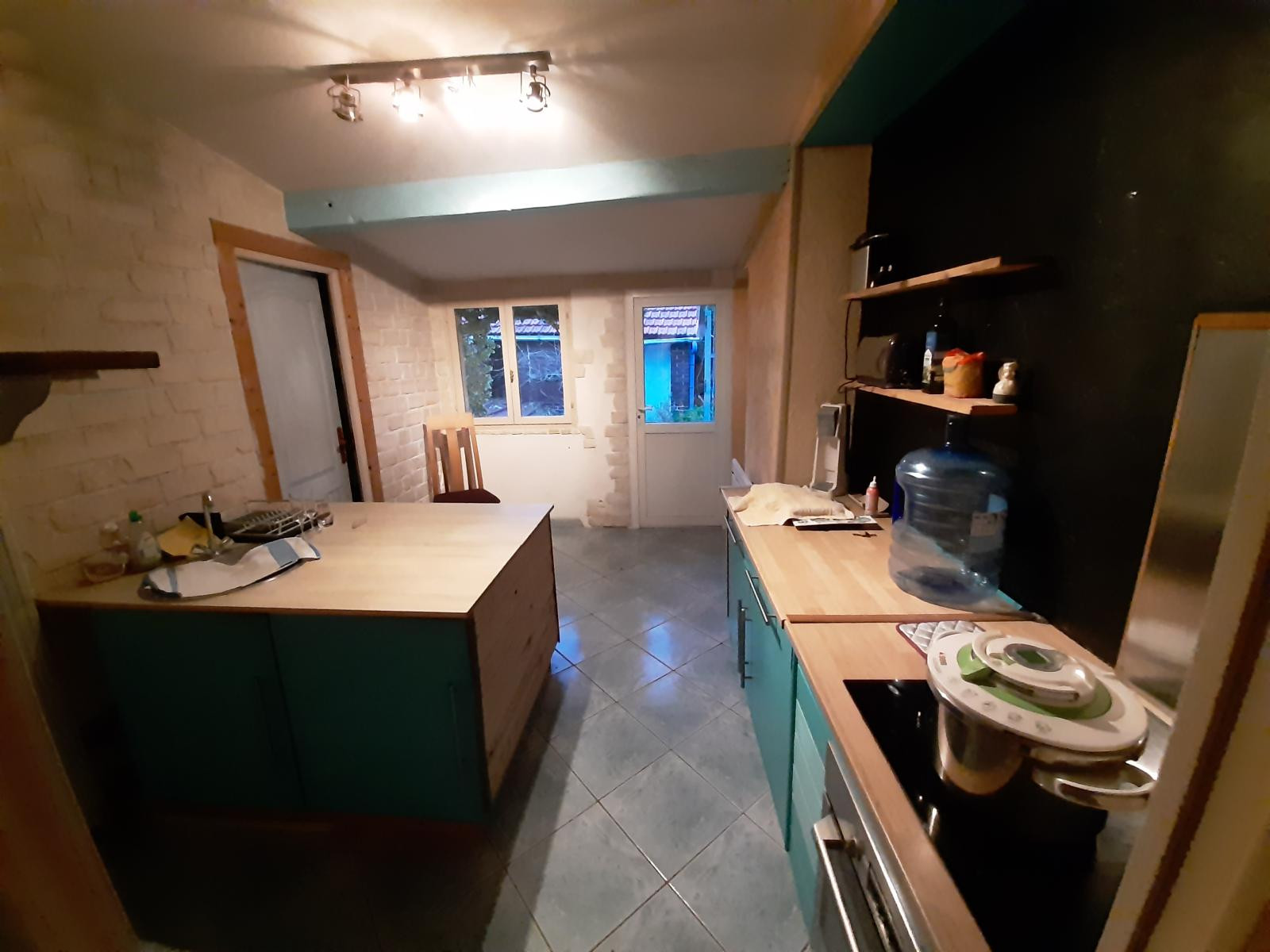 
                                                Location
                                                 Petite maison tranquille près de la forêt.