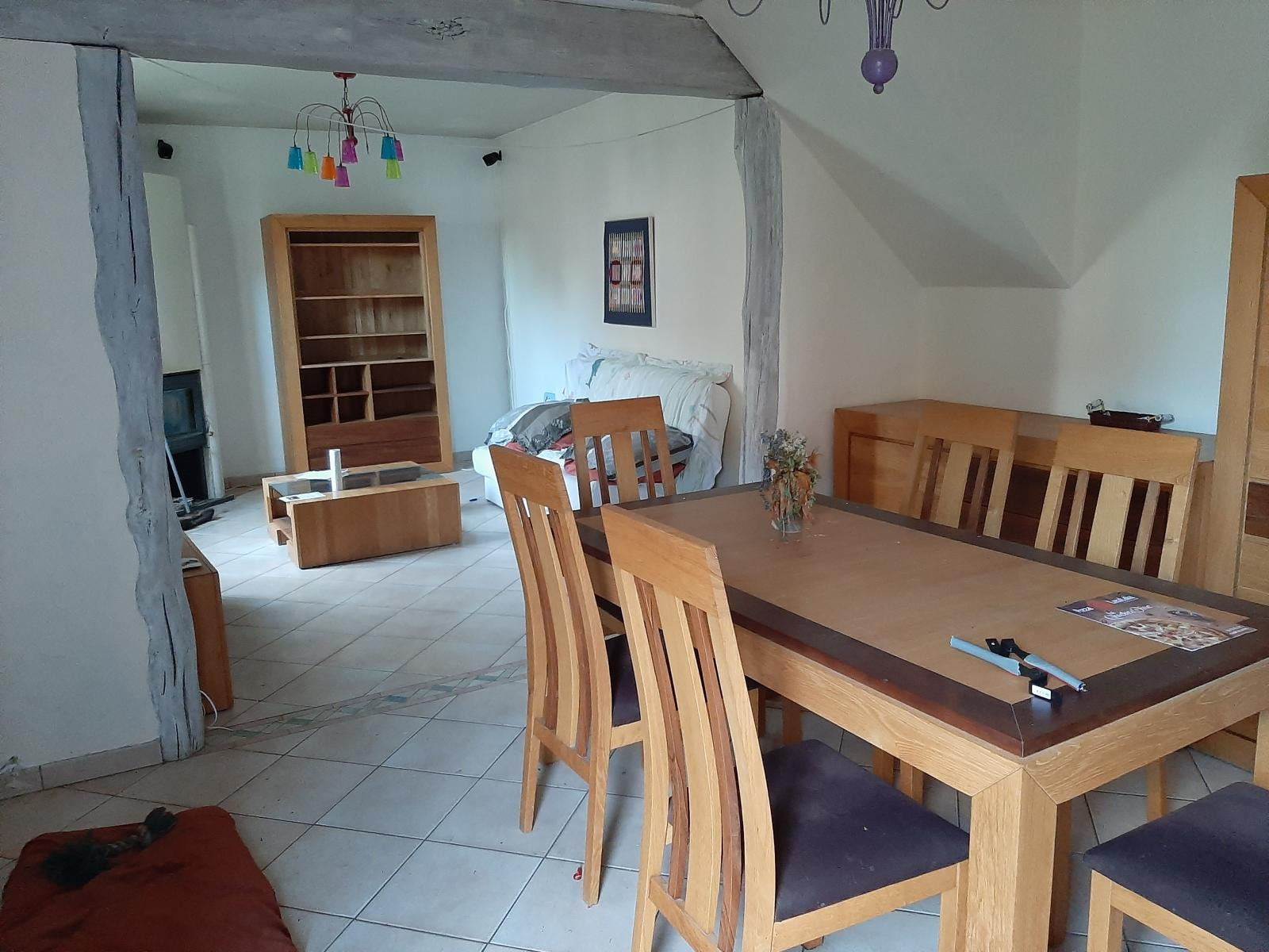 
                                                Location
                                                 Petite maison tranquille près de la forêt.