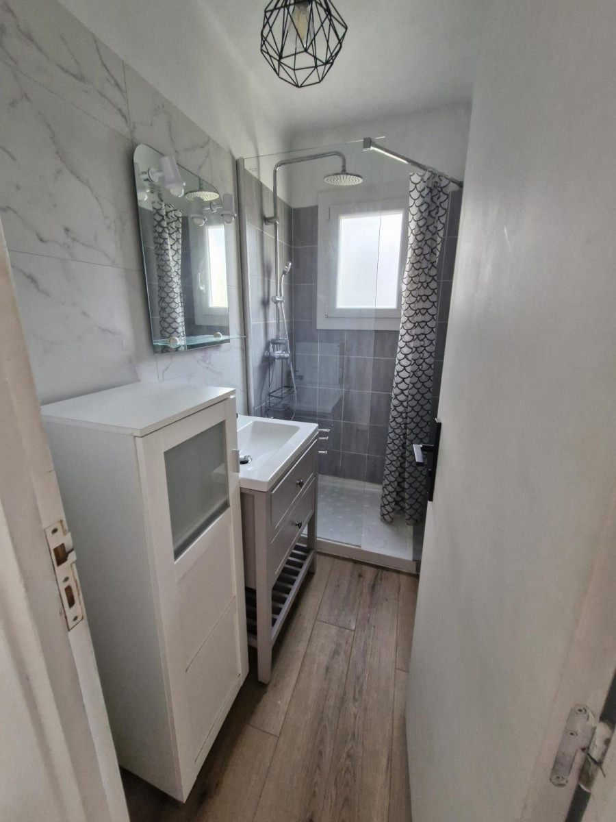 
                                                Location
                                                 Petite maison type t2