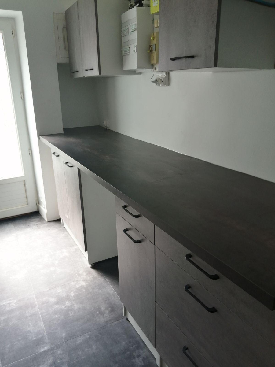 
                                                Location
                                                 Petite maison ville avec jardin quartier Calme.