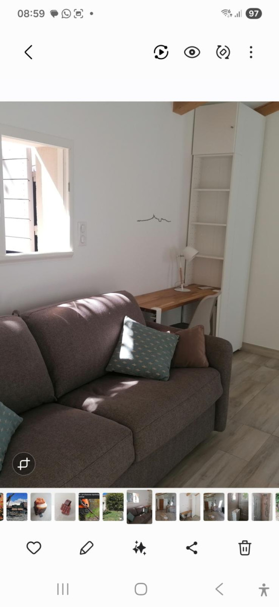 
                                                Location
                                                 Petite maisonette studio