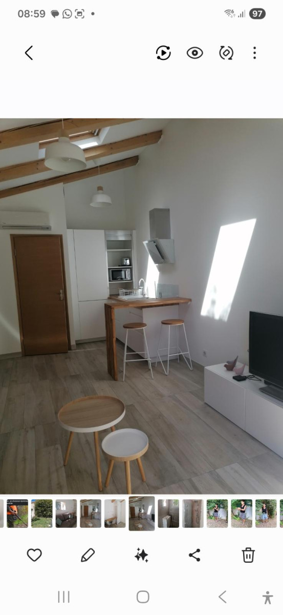 
                                                Location
                                                 Petite maisonette studio