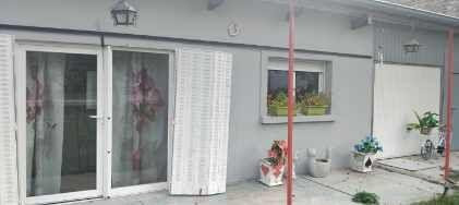 
                                                Location
                                                 Petite maisonnette