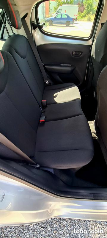 
                                                Voiture
                                                 Peugeot 108 1.0 vti 70 ch envy 5 portes