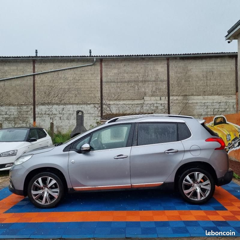 
                                                Voiture
                                                 Peugeot 2008 1.2 PURETECH - 12V TURBO