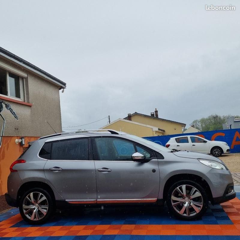 
                                                Voiture
                                                 Peugeot 2008 1.2 PURETECH - 12V TURBO