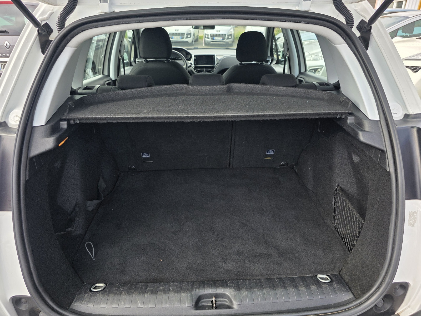
                                                Voiture
                                                 PEUGEOT 2008 - 1.6 Blue-Hdi 100 CV ACTIVE BUSINESS - 5 CV