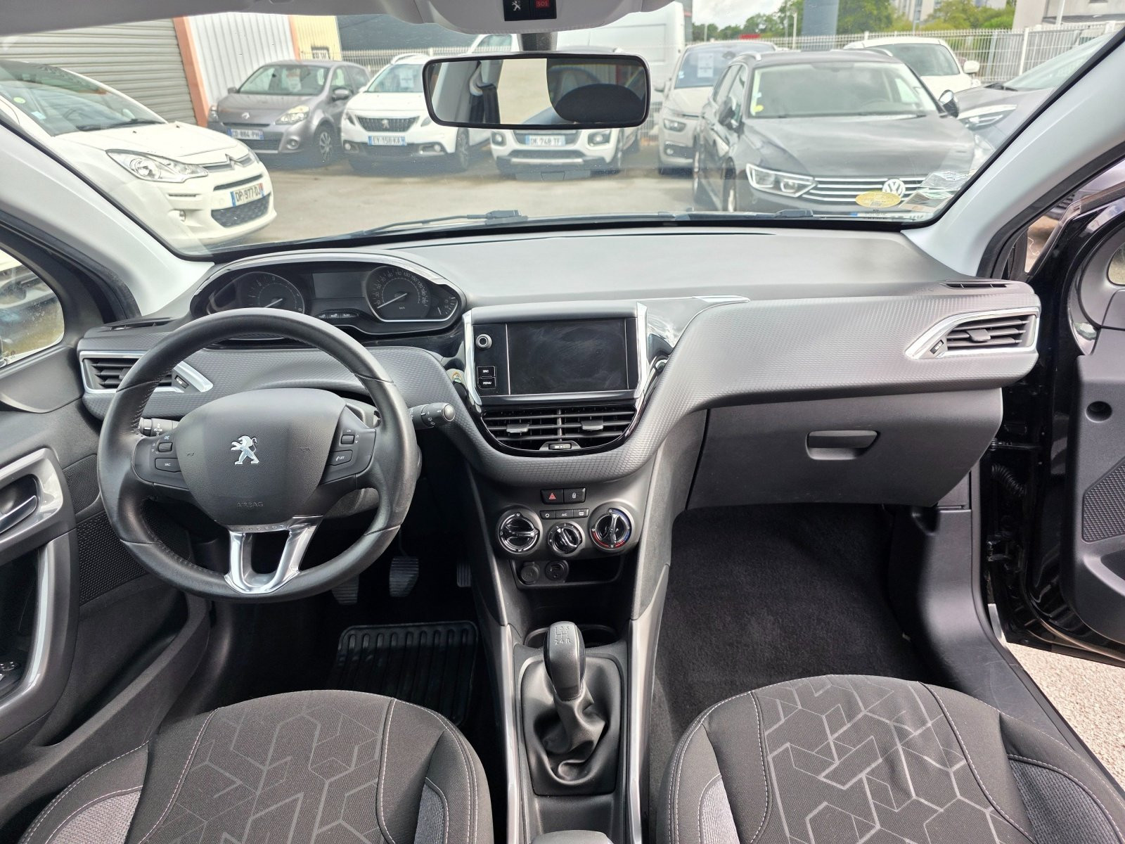 
                                                Voiture
                                                 PEUGEOT 2008 - 1.6 Blue-HDi 100 CV ACTIVE BUSINESS - 5 CV
