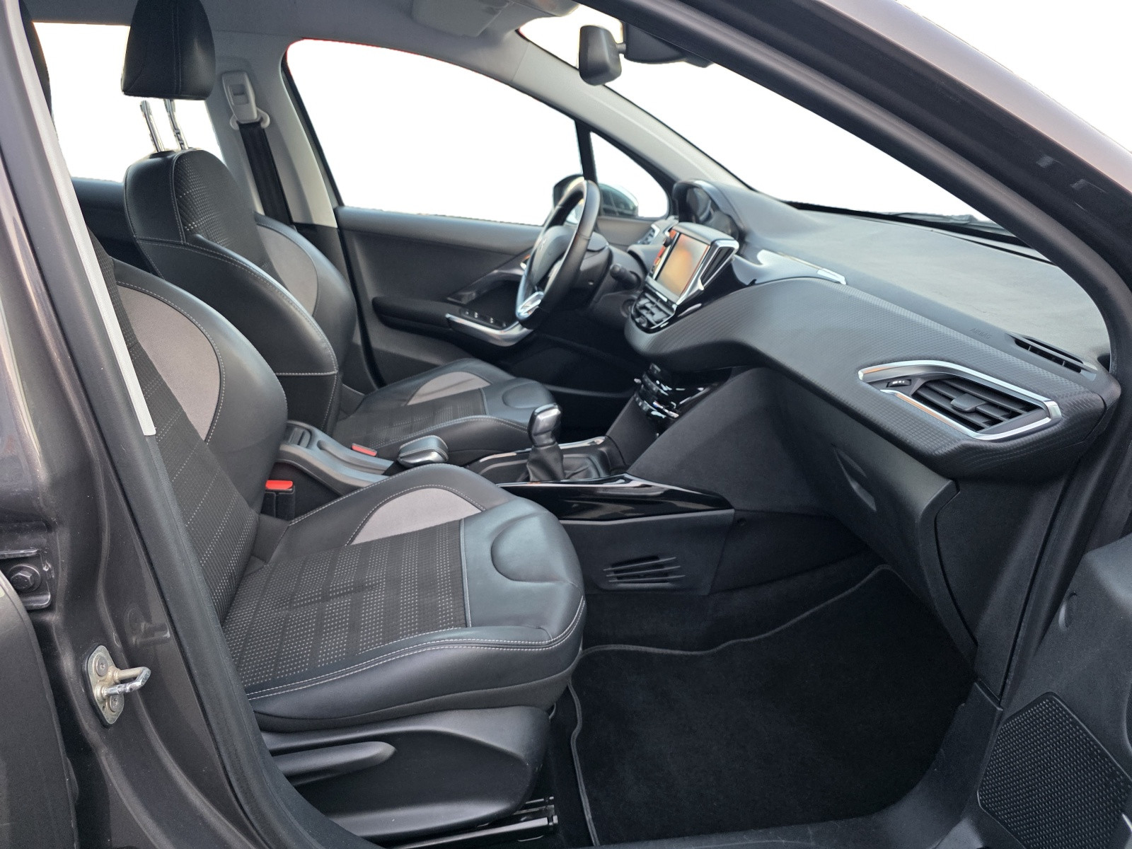 
                                                Voiture
                                                 PEUGEOT 2008 - 1.6 Blue-HDi 100 CV ALLURE - 5 CV