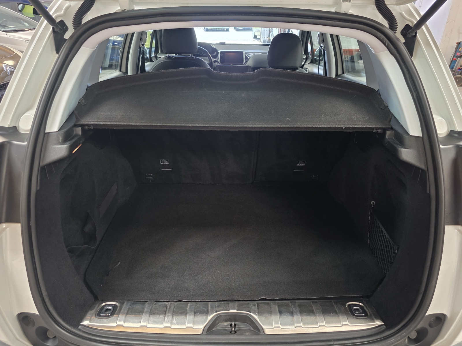 
                                                Voiture
                                                 PEUGEOT 2008 - 1.6 Blue-HDi 100 CV ALLURE - 5 CV