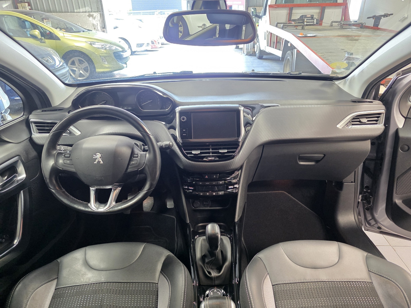 
                                                Voiture
                                                 PEUGEOT 2008 - 1.6 Blue-Hdi 100 CV ALLURE- 5 CV
