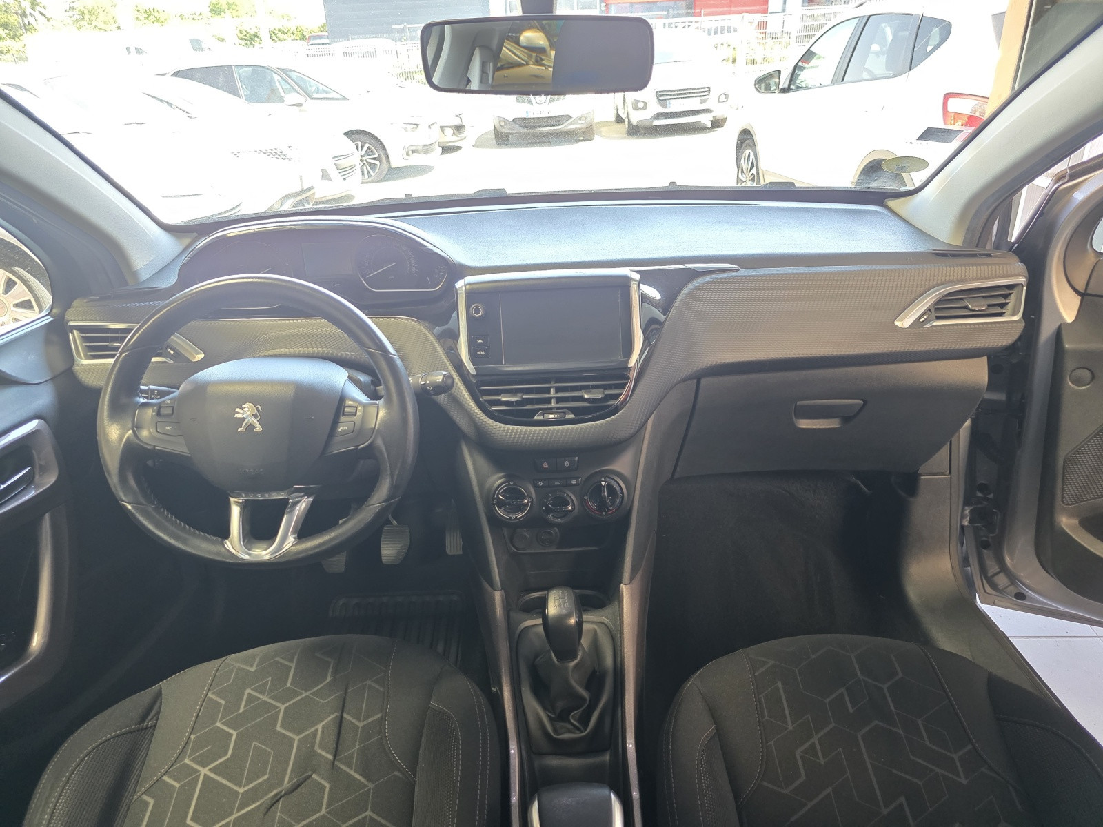 
                                                Voiture
                                                 PEUGEOT 2008 - 1.6 Blue-HDi 75 CV BUSINESS - 4 CV