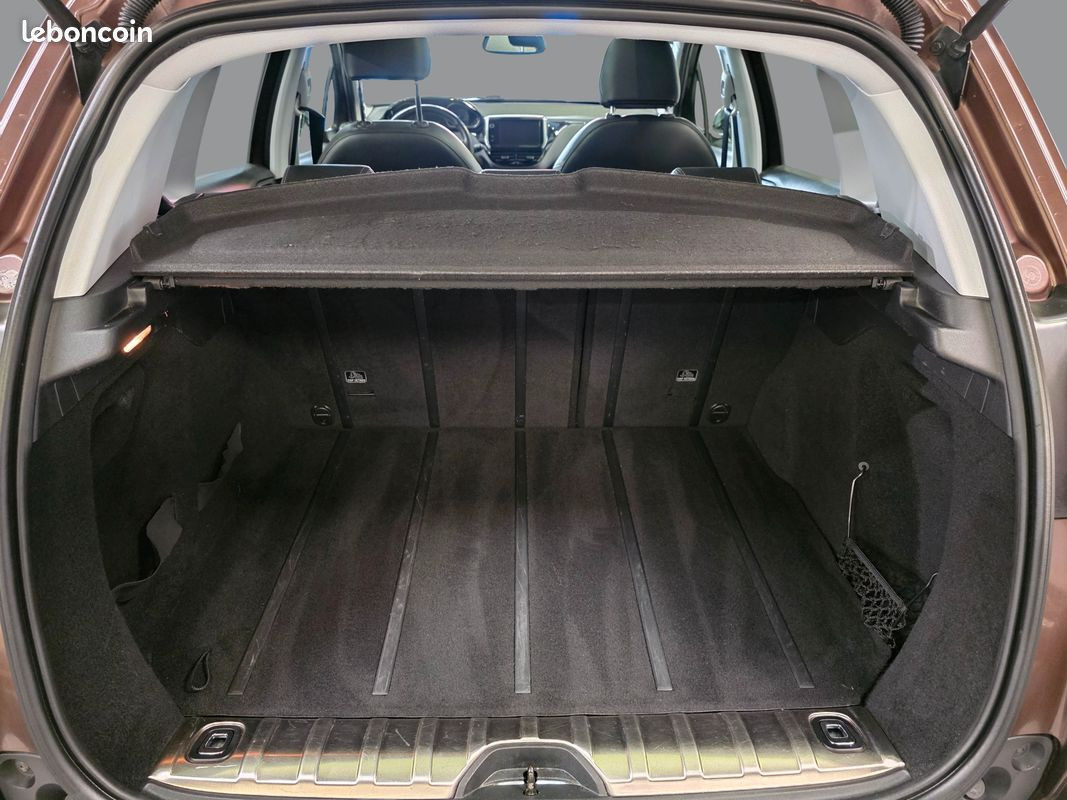 
                                                Voiture
                                                 PEUGEOT 2008 - 1.6 e-HDi 115 CV FELINE TITANE - 6 CV